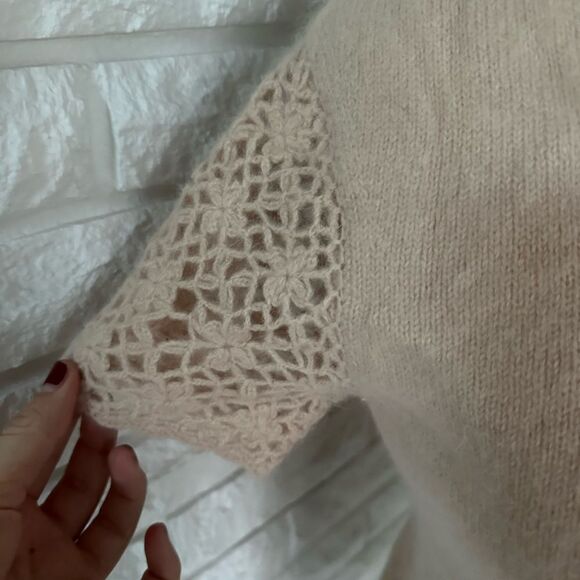 Reference Point Lambswool Short Sleeved Sweater w/ Crochet Floral Sleeves - Picture 3 of 6